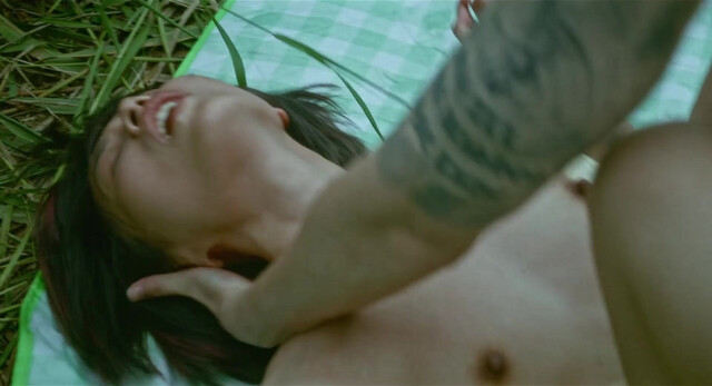 Yuan Tian nude - White River (2023)