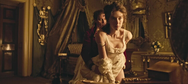 Vanessa Kirby sexy - Napoleon (2023)