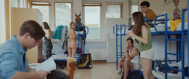 Caro Cult nude, Amelie Plaas-Link - Interrail (2018)