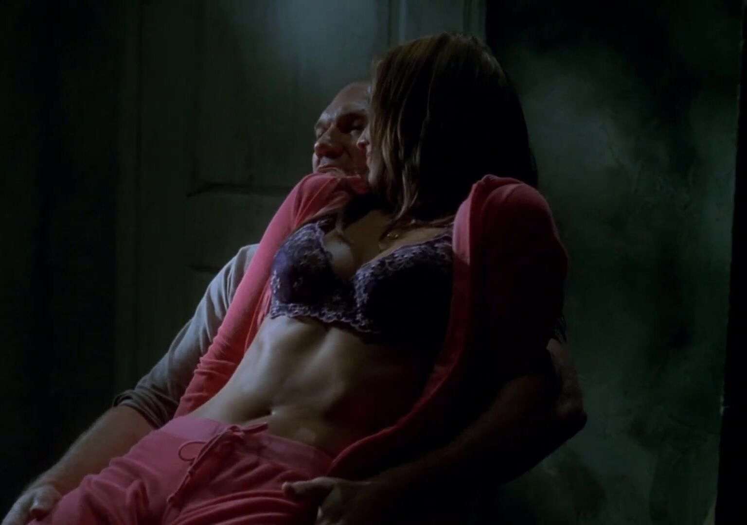 Holly Valance sexy - Prison Break s01e11, s02e04 (2005-2006)