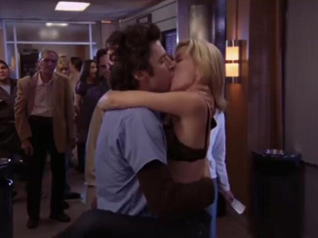 Elizabeth Banks sexy - Scrubs s06e04 (2007)