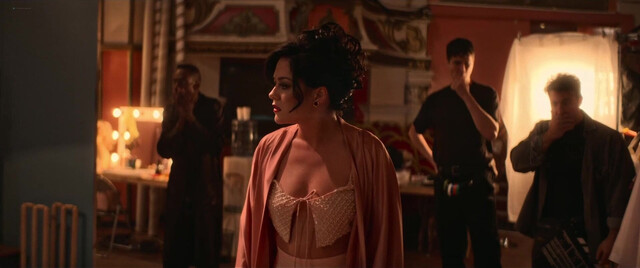 Sarah Greene sexy, Eliza Bennett sexy- Sexy Beast s01e01-03 (2024)