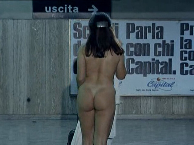 Debora Cali nude – Ultimo metrò (1999)