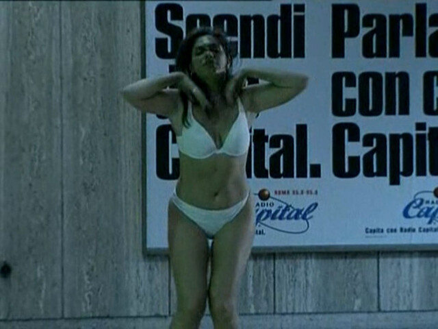 Debora Cali nude – Ultimo metrò (1999)