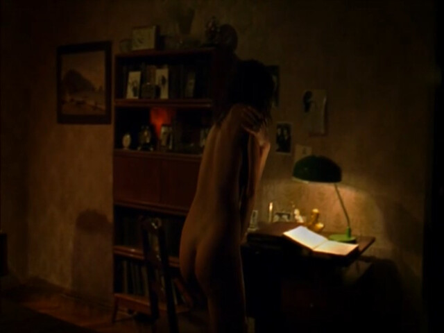 Albina Chaykina nude – Ne te otnosheniya (2010)