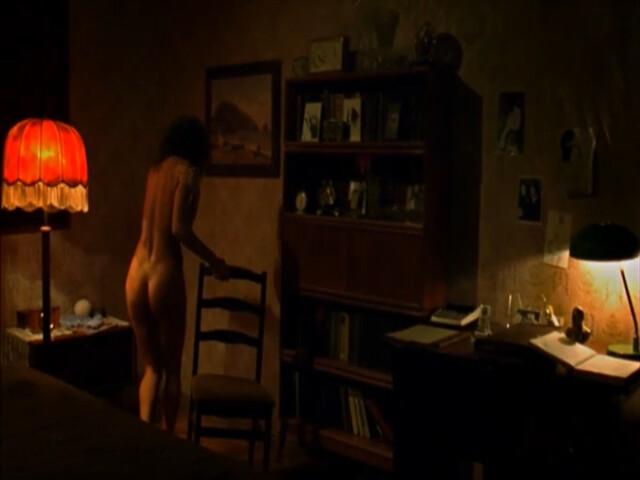 Albina Chaykina nude – Ne te otnosheniya (2010)