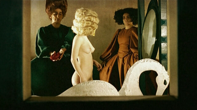 Camille Trophème nude – L'infante, l'âne et l'architecte (2001)