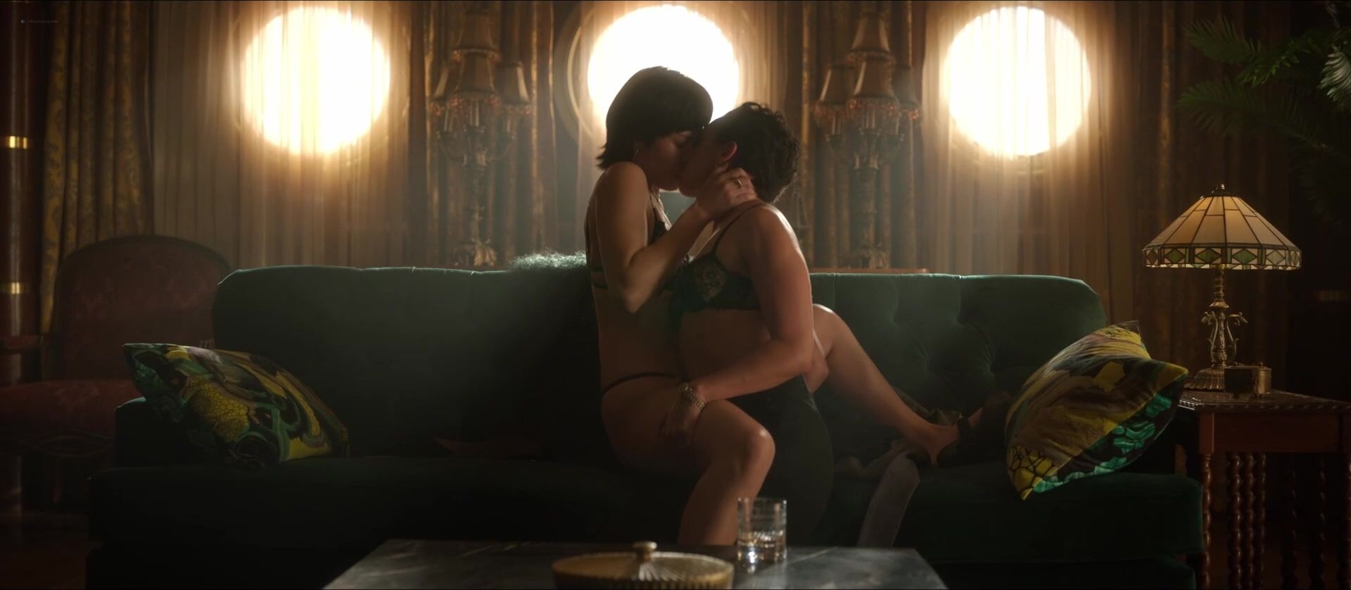 Lauren Patten sexy, Violett Beane sexy, Karoline Xu nude, Angela Zhou sexy, Tamberla Perry sexy - Death and Other Details s01e04-05 (2024)