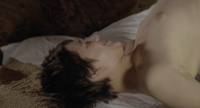 Charlotte Gainsbourg nude – Amoureuse (1992)