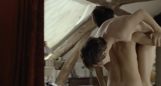 Charlotte Gainsbourg nude – Amoureuse (1992)