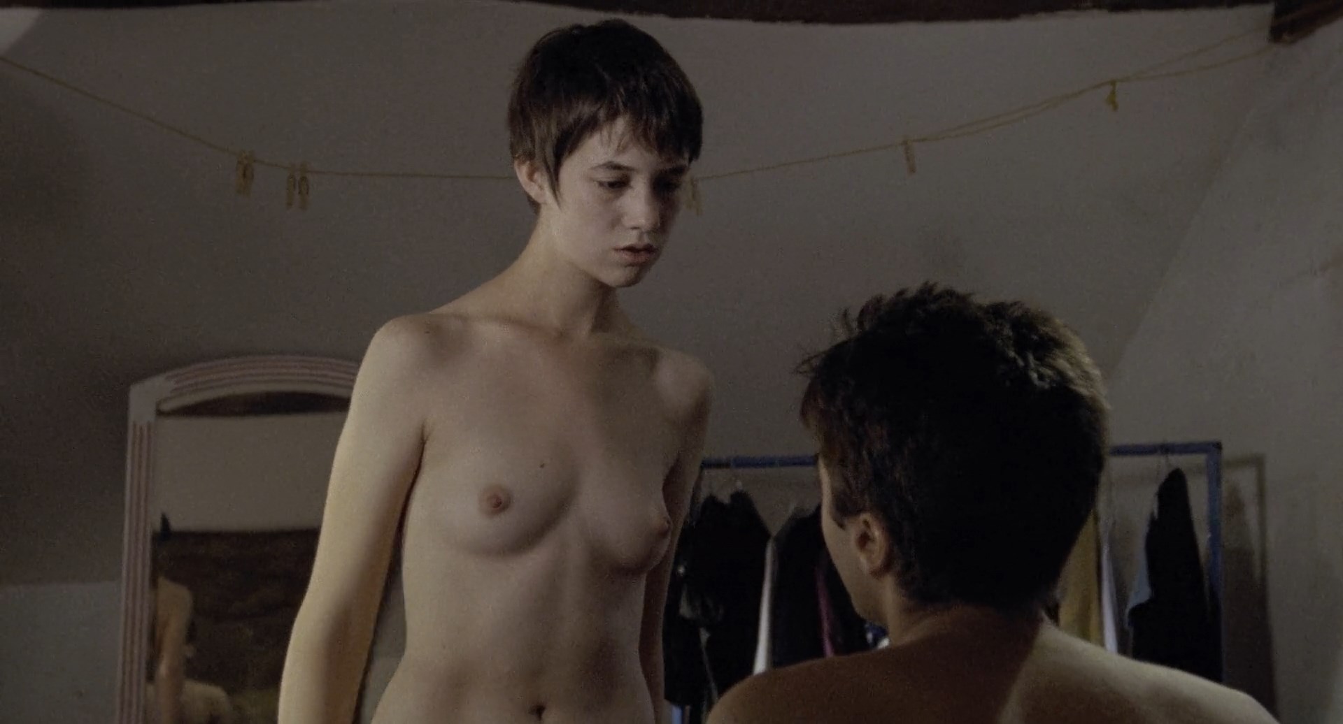 Charlotte Gainsbourg nude – Amoureuse (1992)