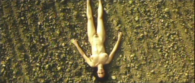 Catherine Bonneau nude – Le pont (2004)