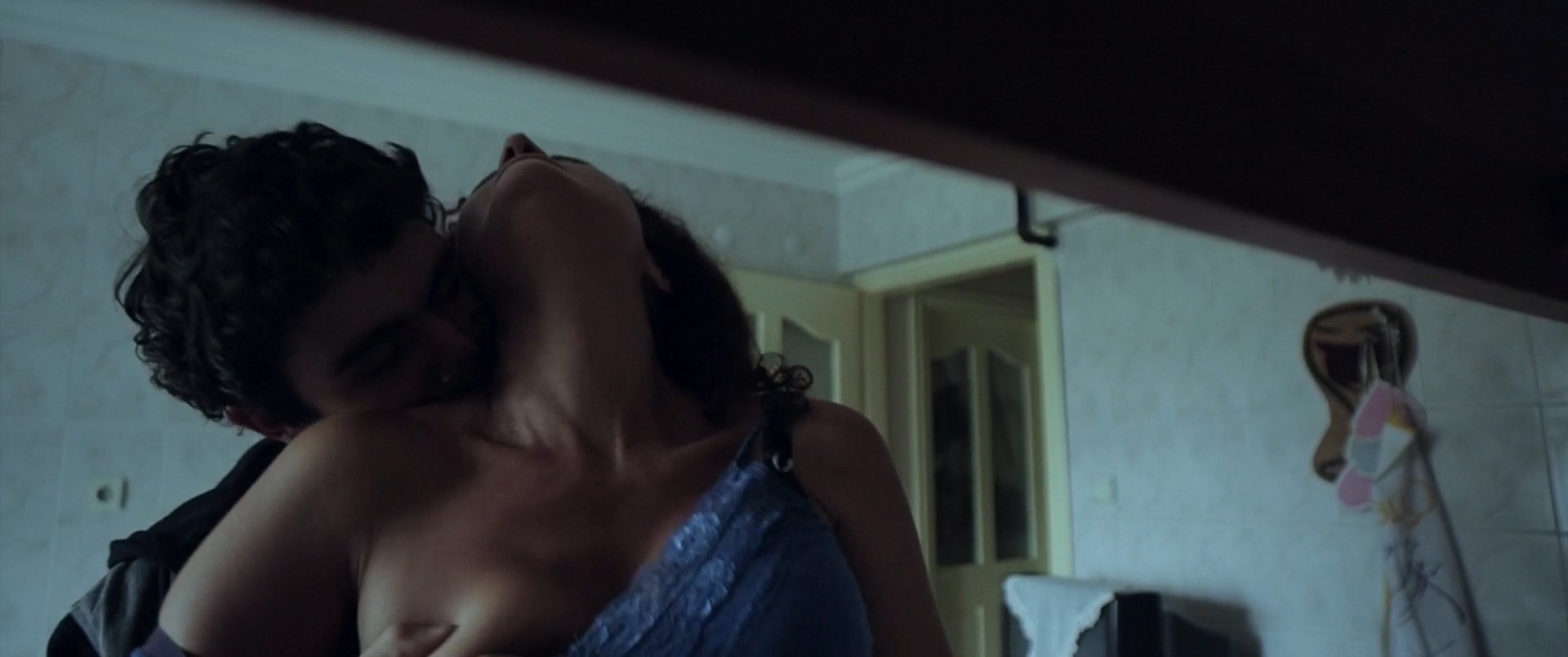 Mihriban Er sexy – Koksuz (2013)