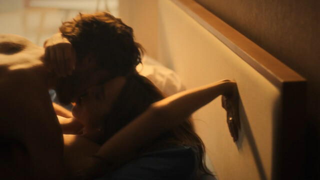 Kate del Castillo sexy – Volver a Caer s01e02 (2023)