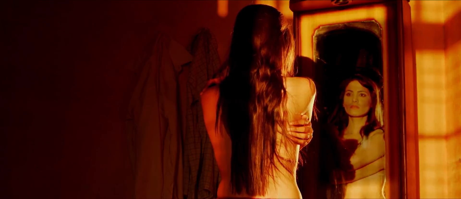 Ritu Rajput sexy – Angithee (2021)