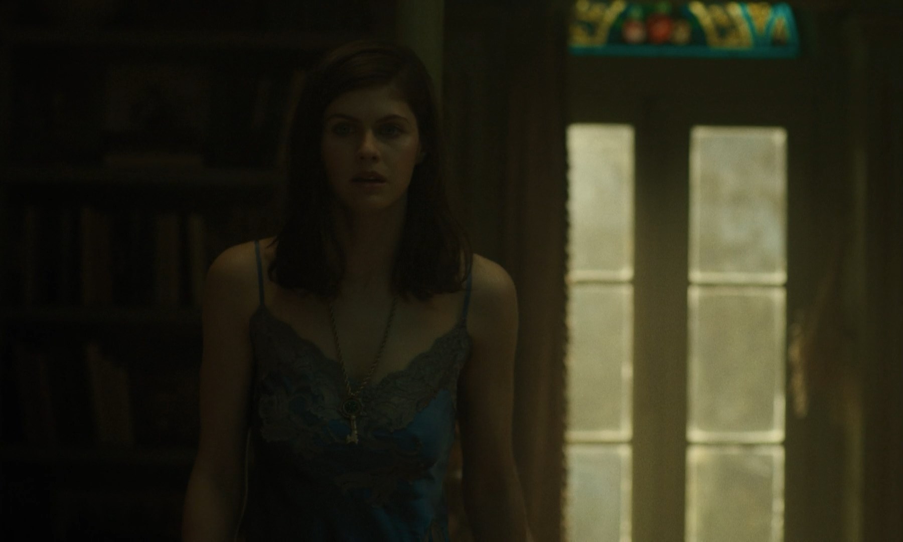 Alexandra Daddario sexy – Anne Rice's Mayfair Witches s01e05 (2023)