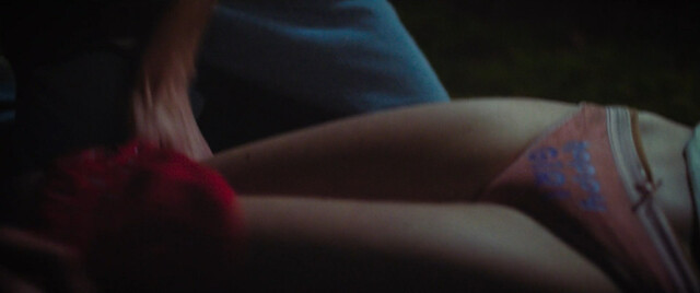 Elise Schaap nude – Stromboli (2022)