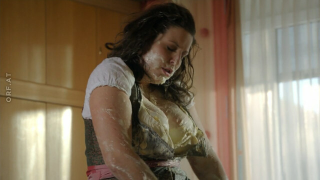 Elena Uhlig sexy – Vier Frauen und ein Todesfall s08e06 (2019)