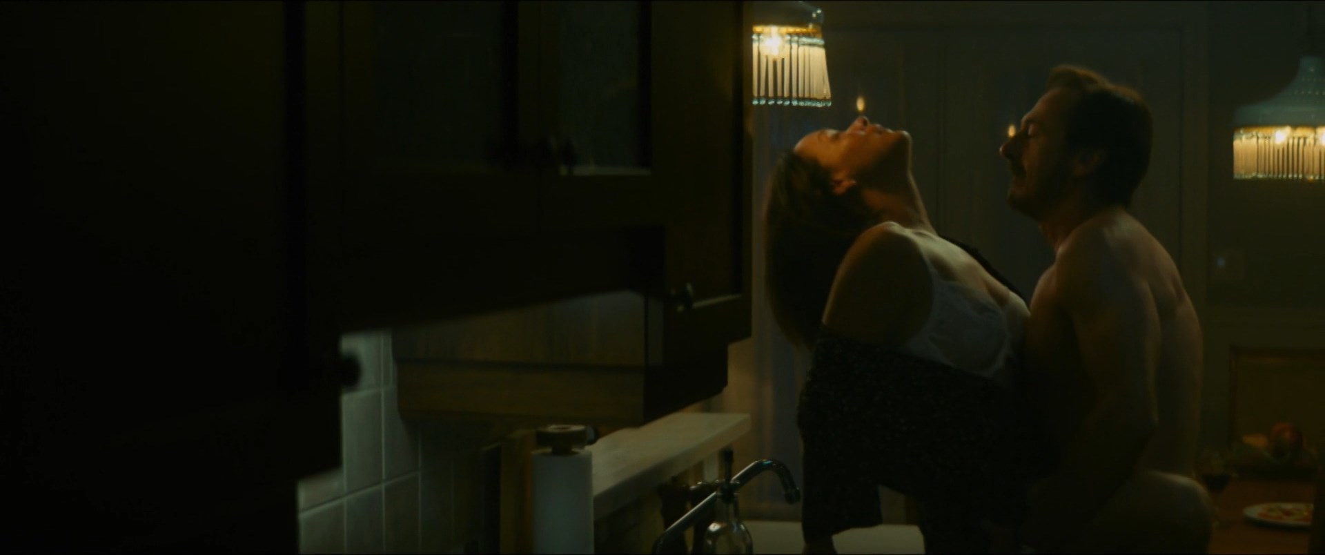 Sandrine Bisson sexy – Confessions (2022)