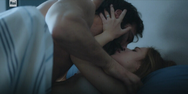 Laura Adriani nude – Resta con me s01e05 (2023)