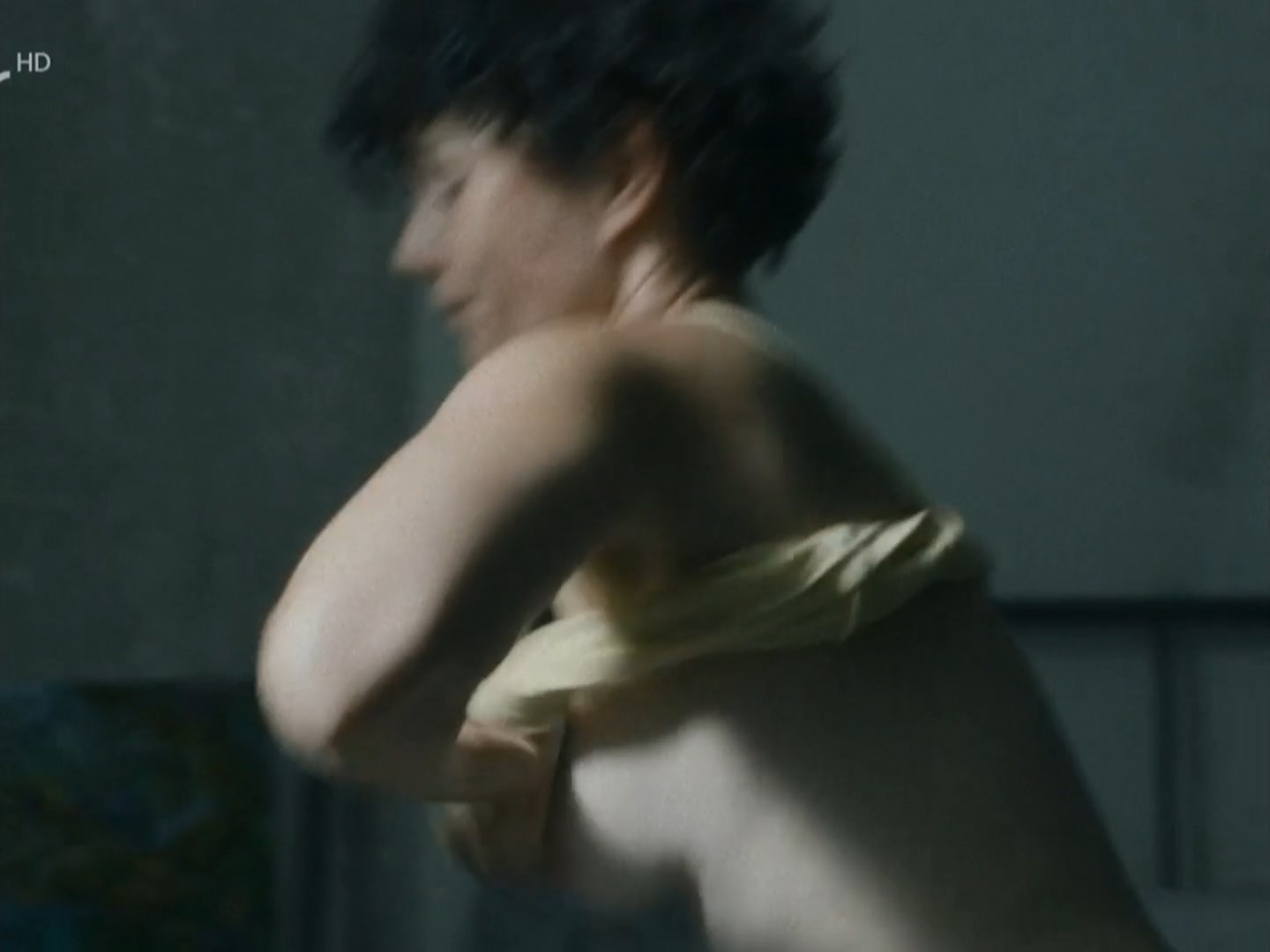 Hanna Binder nude – Elli (2020)