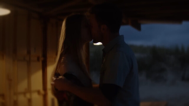 Manon Tabet nude – Dans l'ombre des dunes (2022)