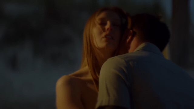 Manon Tabet nude – Dans l'ombre des dunes (2022)