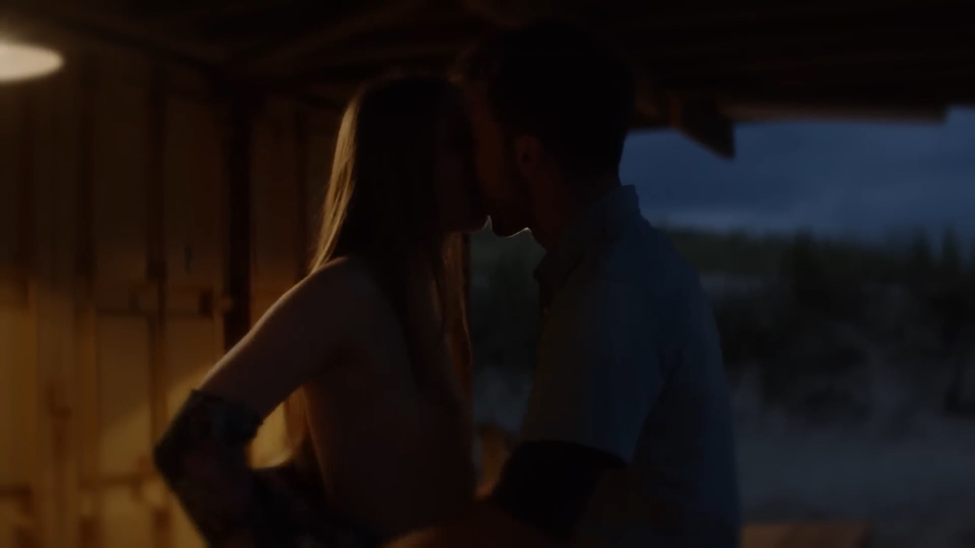 Manon Tabet nude – Dans l'ombre des dunes (2022)