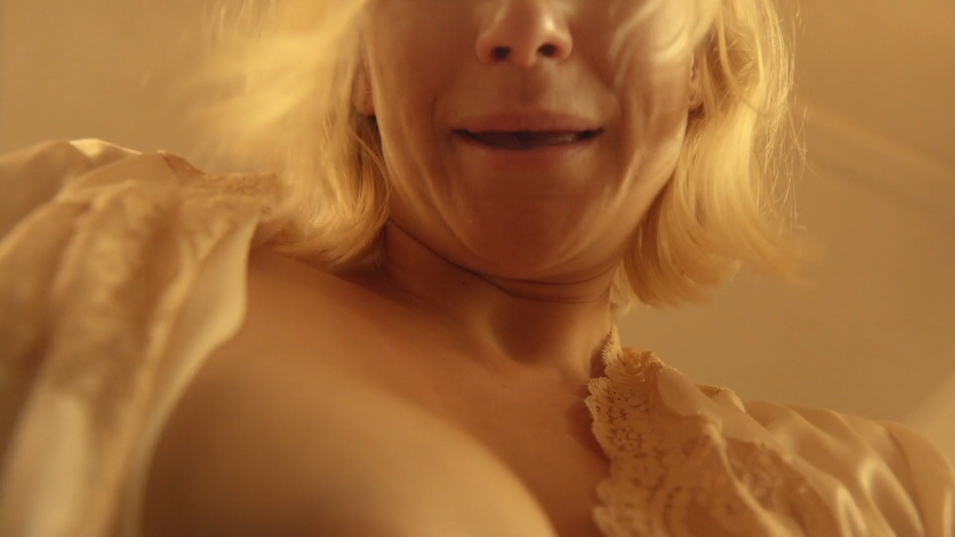 Leslie Fray sexy – Homesick (2022)