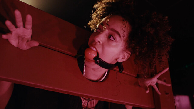 Hayley Law sexy – Door Mouse (2023)