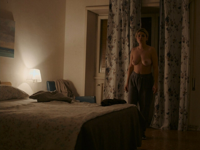 Emma Marrone nude – Il ritorno (2022)