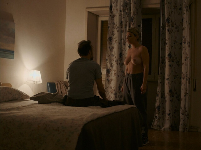 Emma Marrone nude – Il ritorno (2022)