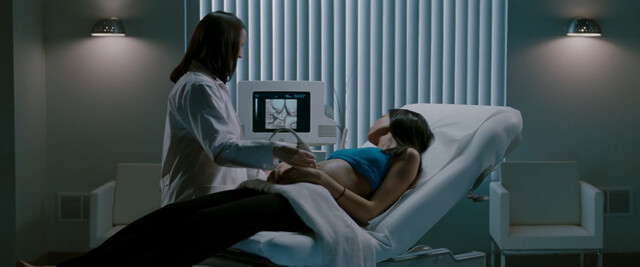 Odette Annable sexy – The Unborn (2009)