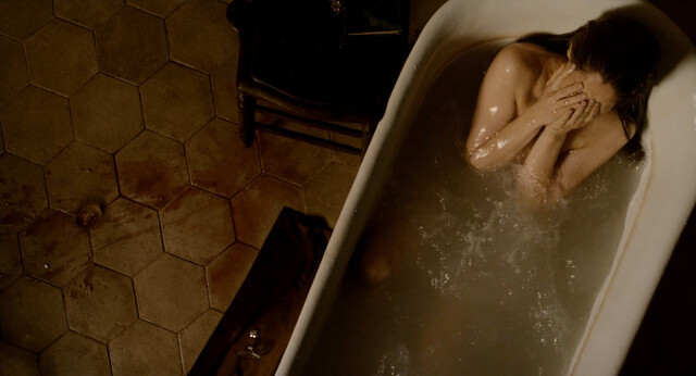 Laetitia Casta nude – Behind the Walls (Derrière les murs) (2011)