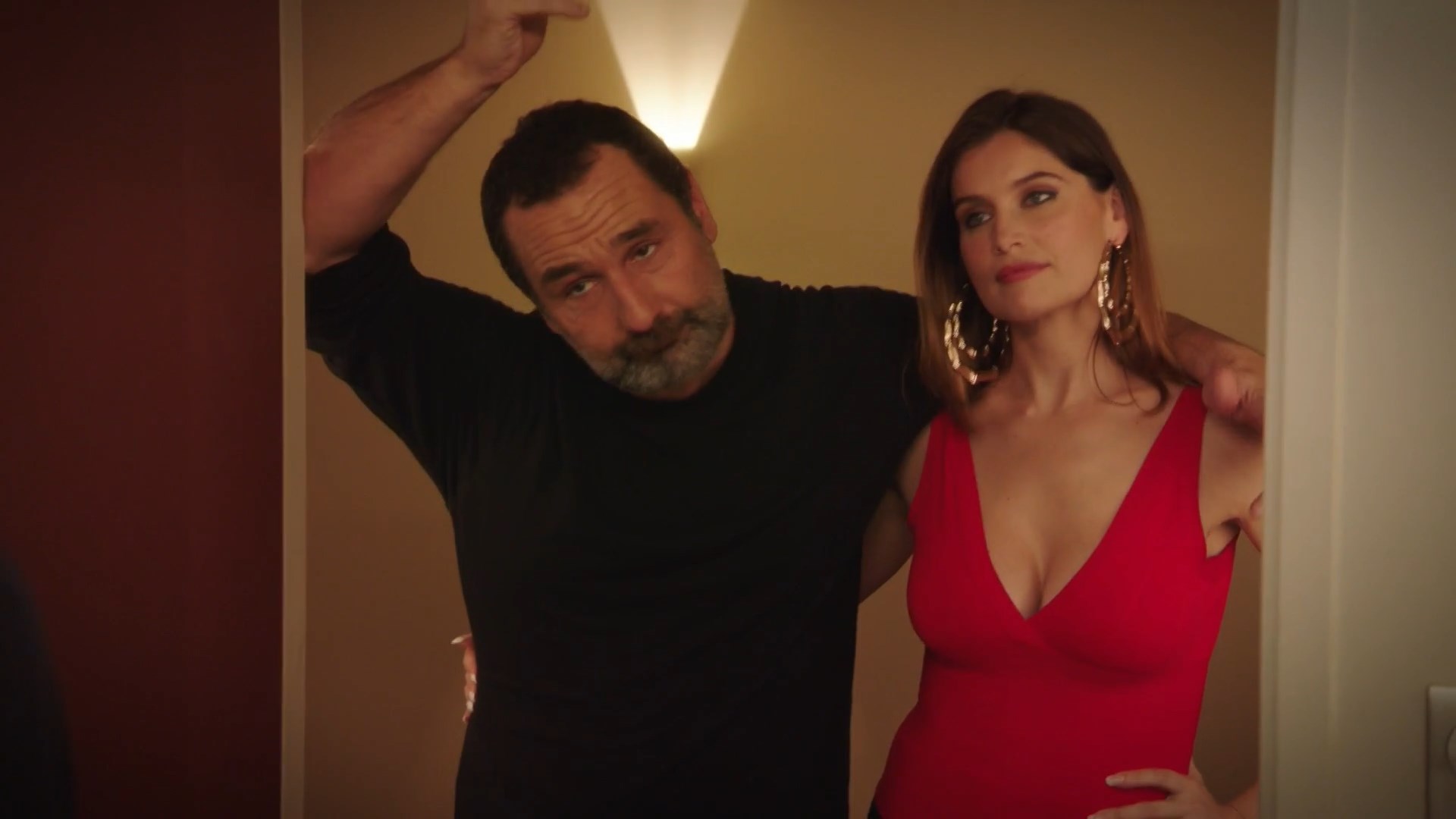 Laetitia Casta sexy – La Flamme s01e01 (2020)