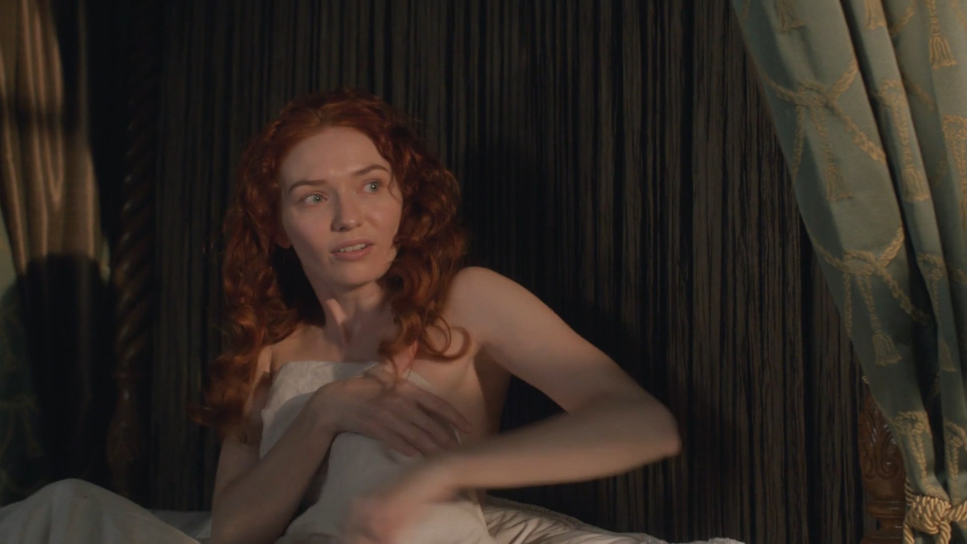 Eleanor Tomlinson sexy – Poldark s04e06 (2018)