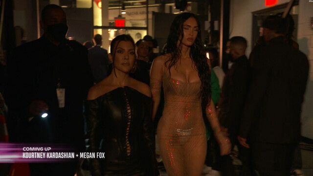 Megan Fox sexy – MTV Video Music Awards (2021)