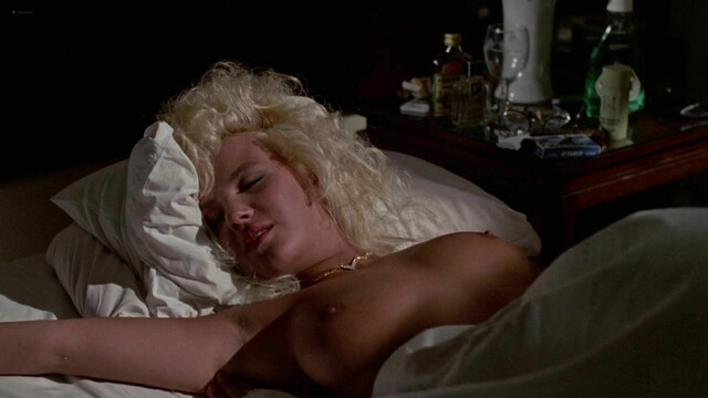 Julie K. Smith nude, Kim Waltrip nude, Lisa Lorient nude, Patricia Arquette nude - Pretty Smart (1987)