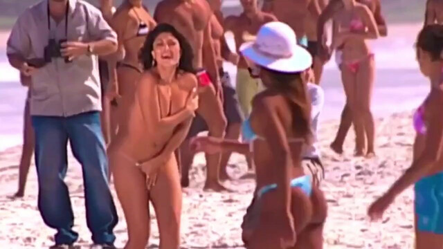 Juliana Paes nude - Celebridade s01e06 (2003)