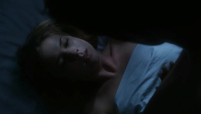 Emily VanCamp sexy - Revenge s01e12 (2011)