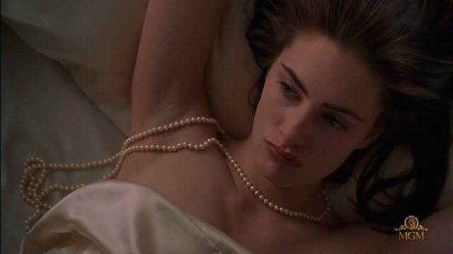 Madchen Amick nude - Dream Lover (1994)