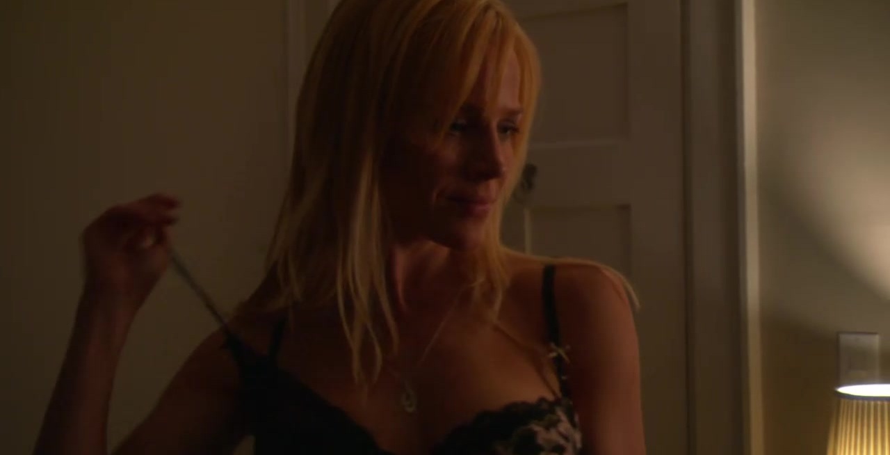 Julie Benz sexy - Held Hostage (2009)