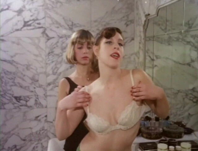 Carla Camurati nude, Carina Cooper nude - Os Bons Tempos Voltaram, Vamos Gozar Outra Vez (1985)