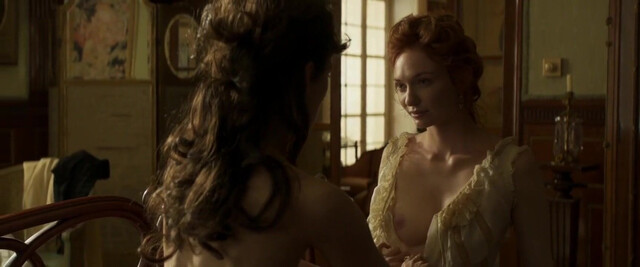 Eleanor Tomlinson nude, Keira Knightley sexy - Colette (2018)