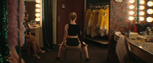 Kiernan Shipka sext, Pamela Anderson sexy, etc - The Last Showgirl (2024)