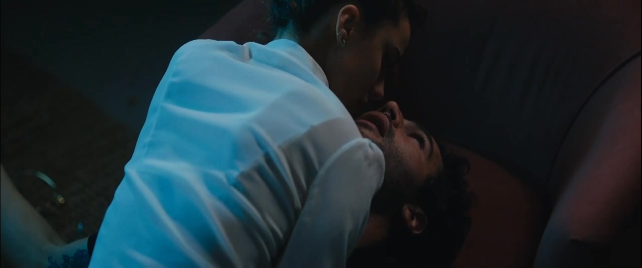 Margaret Qualley sexy - Sanctuary (2022)