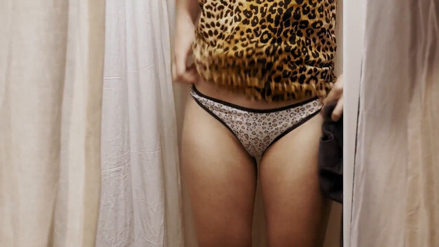 Sharon Luscher nude – Dos Hermanas Paula (2024)