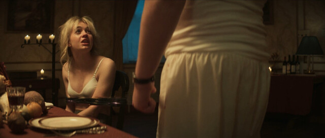 Olivia Scott Welch sexy – The Sacrifice Game (2023)