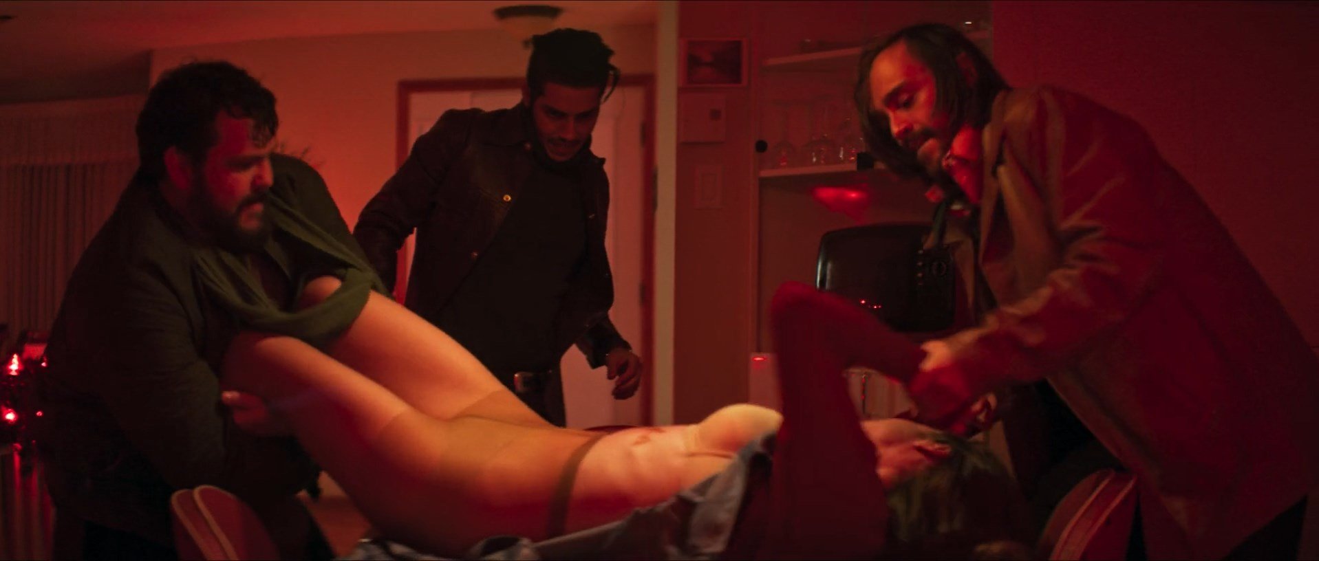 Olivia Scott Welch sexy – The Sacrifice Game (2023)