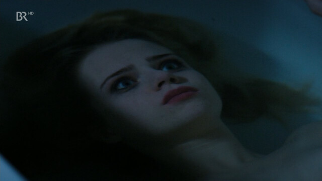 Lili Epply nude – Schnell ermittelt s05e09 (2017)